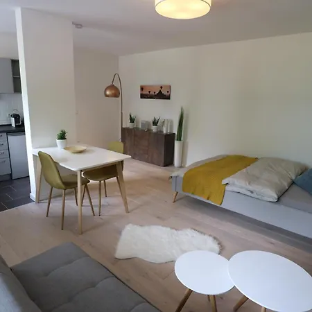 Apartment Schickes In Direkt Am Suedpark Munich
